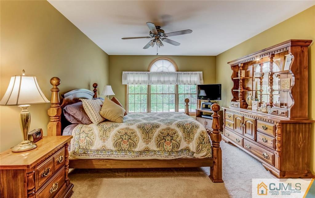 13 Railsedge Road Hillsborough, NJ 08844 - Photo 9 of 19 Gallery Image 9