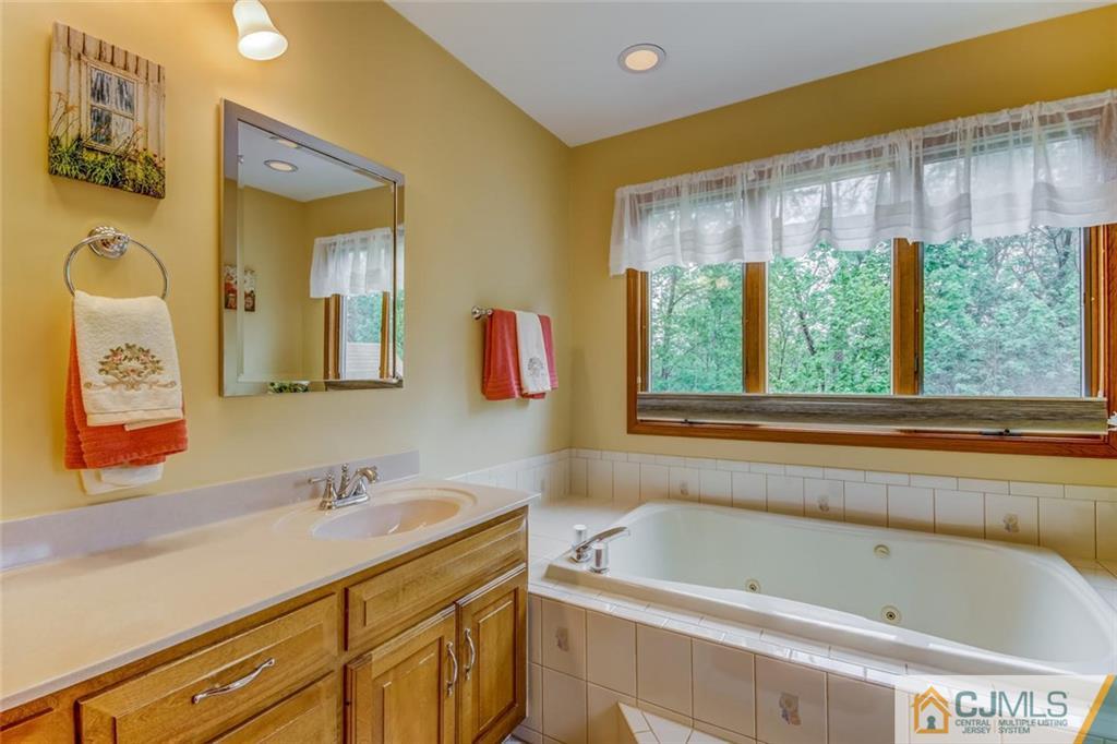 13 Railsedge Road Hillsborough, NJ 08844 - Photo 10 of 19 Gallery Image 10