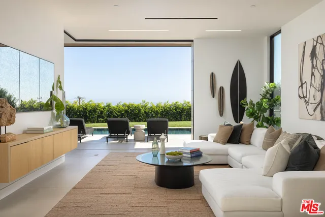 $26,000,000 | 23917 Malibu Road, Malibu, CA 90265