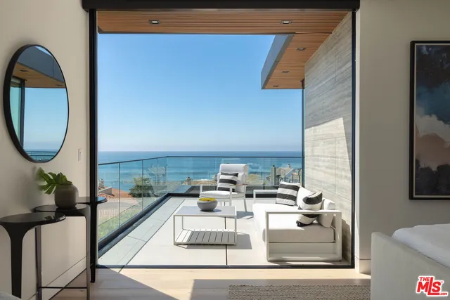 $26,000,000 | 23917 Malibu Road, Malibu, CA 90265