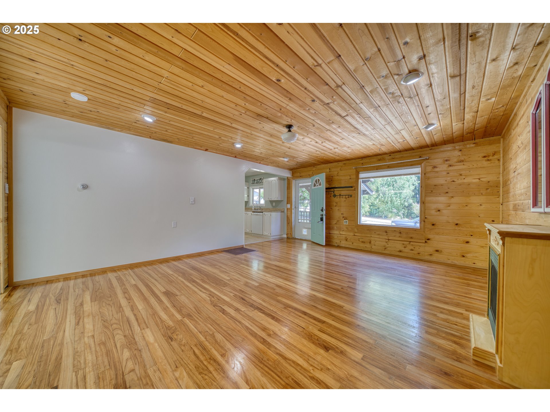 33062 Bellcrest Road Scappoose, OR 97056 - Photo 3 of 24