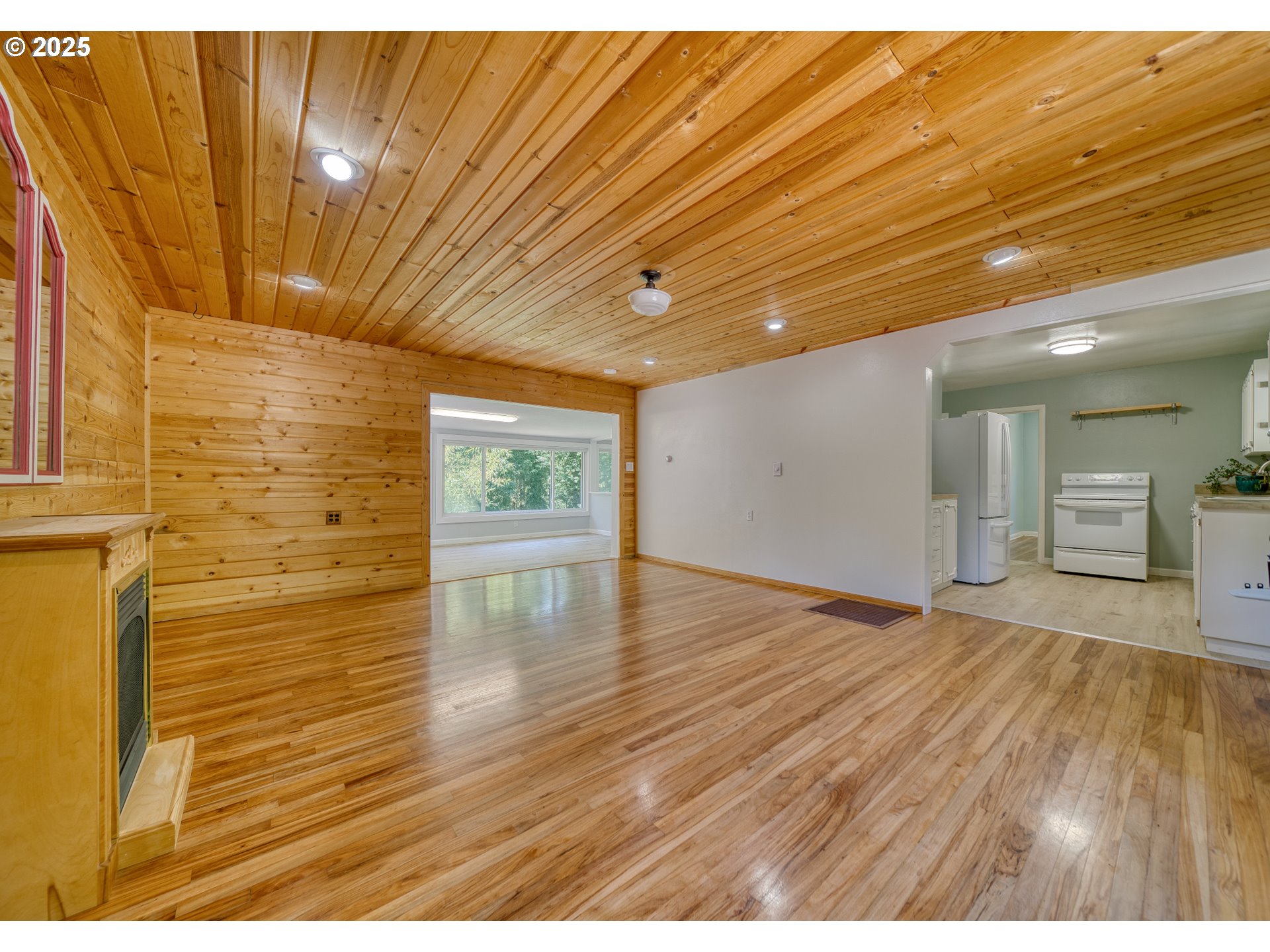 33062 Bellcrest Road Scappoose, OR 97056 - Photo 8 of 24