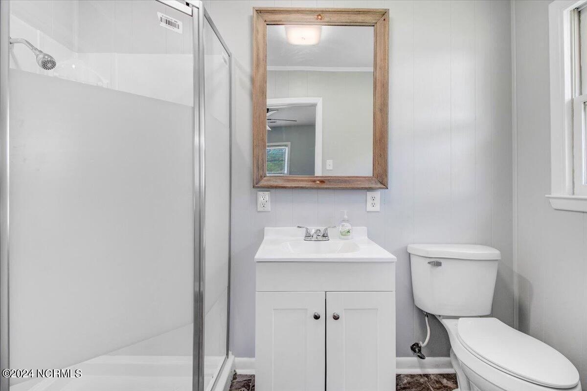 141 Parker Road Mount Olive, NC 28365 - Photo 15 of 22 32-141 Parker Rd - Interiors-11