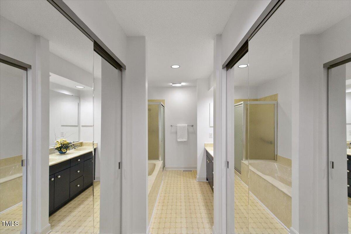 411 Brampton Close Pittsboro, NC 27312 - Photo 27 of 71 Primary Bath