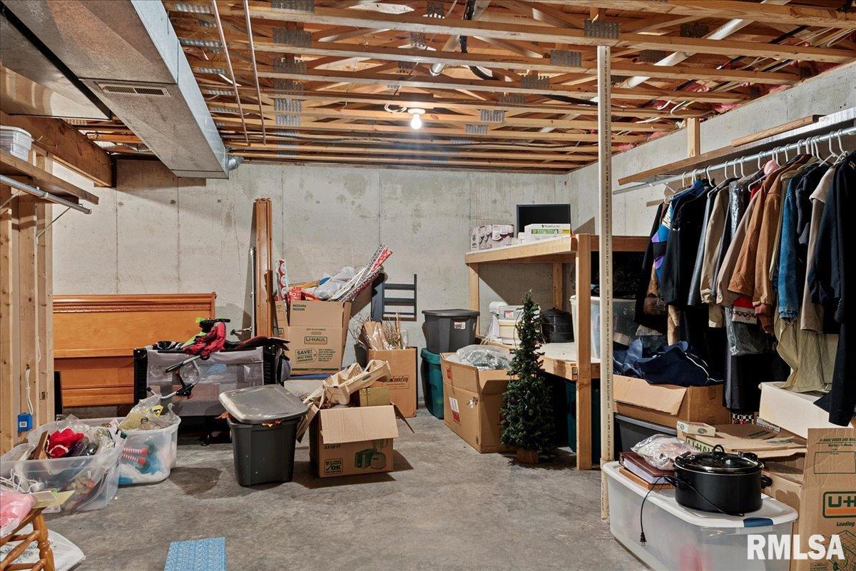 2550 Chapel Hill Drive Springfield, IL 62702 - Photo 21 of 46