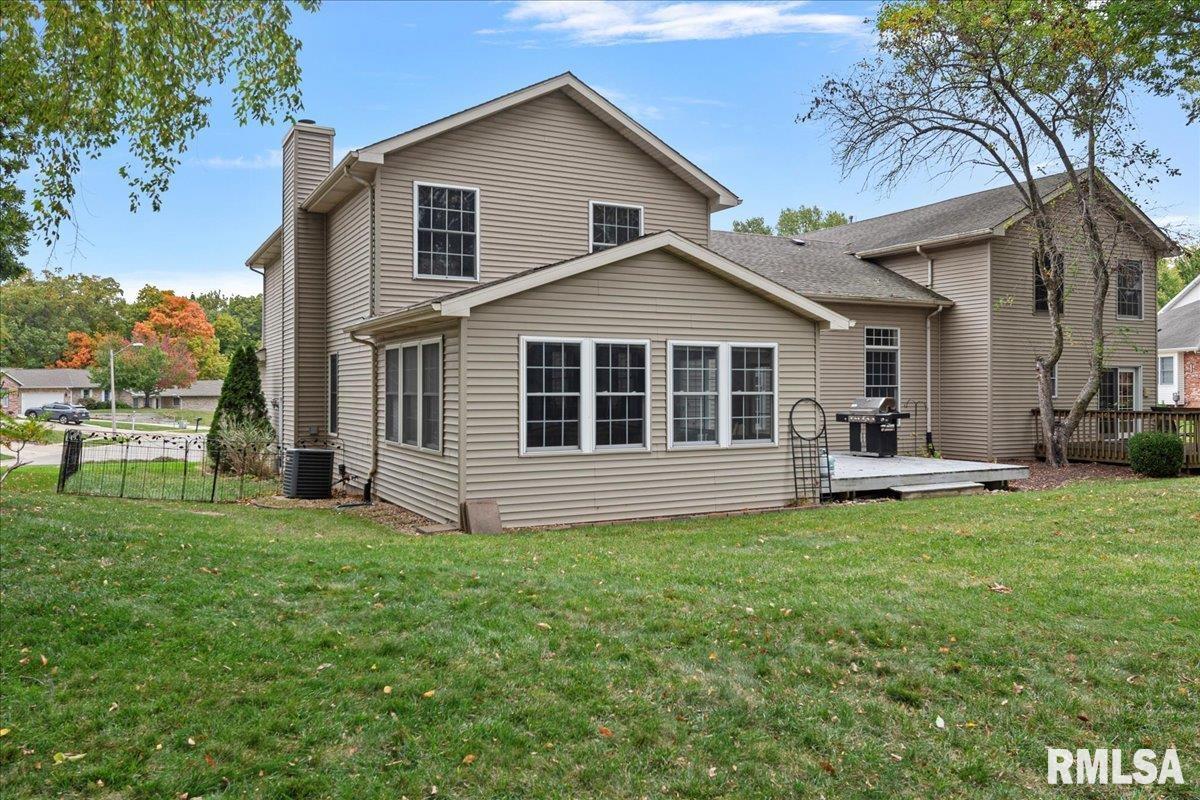 2550 Chapel Hill Drive Springfield, IL 62702 - Photo 23 of 46