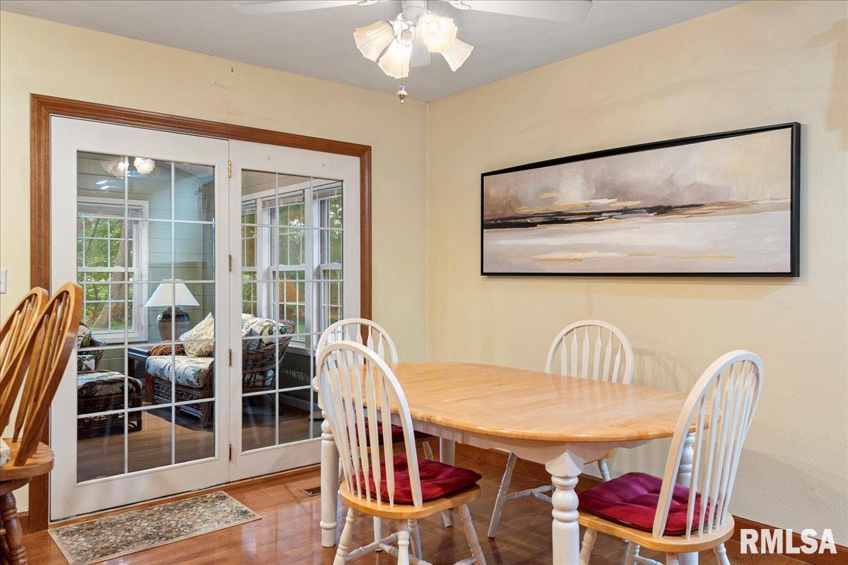 2550 Chapel Hill Drive Springfield, IL 62702 - Photo 26 of 46