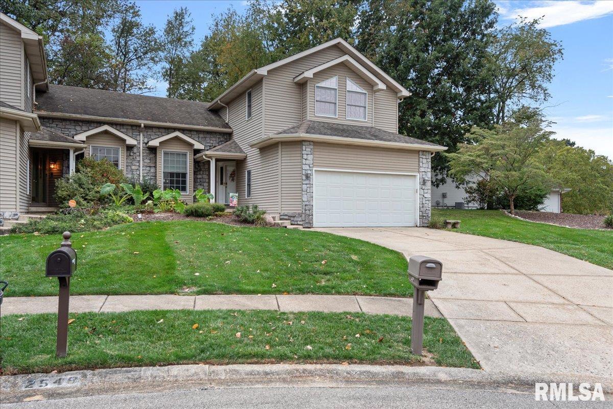 2550 Chapel Hill Drive Springfield, IL 62702 - Photo 3 of 46