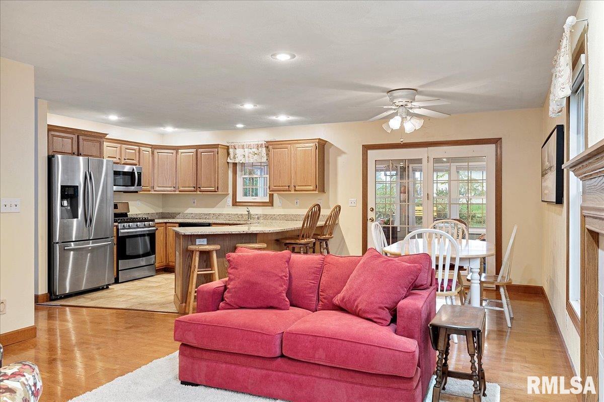 2550 Chapel Hill Drive Springfield, IL 62702 - Photo 34 of 46