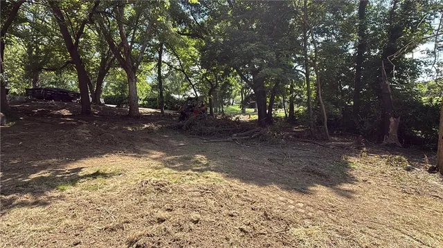 $17,900 | 3638 North Woodland Avenue, Kansas City, MO 64116