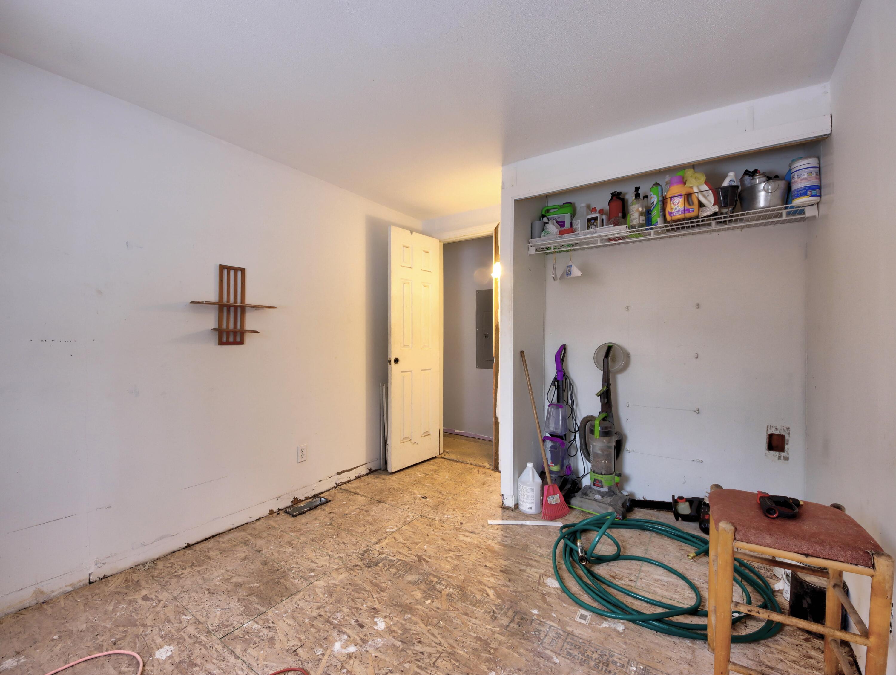 211 McClung Road La Porte, IN 46350 - Photo 13 of 20 3000x2259