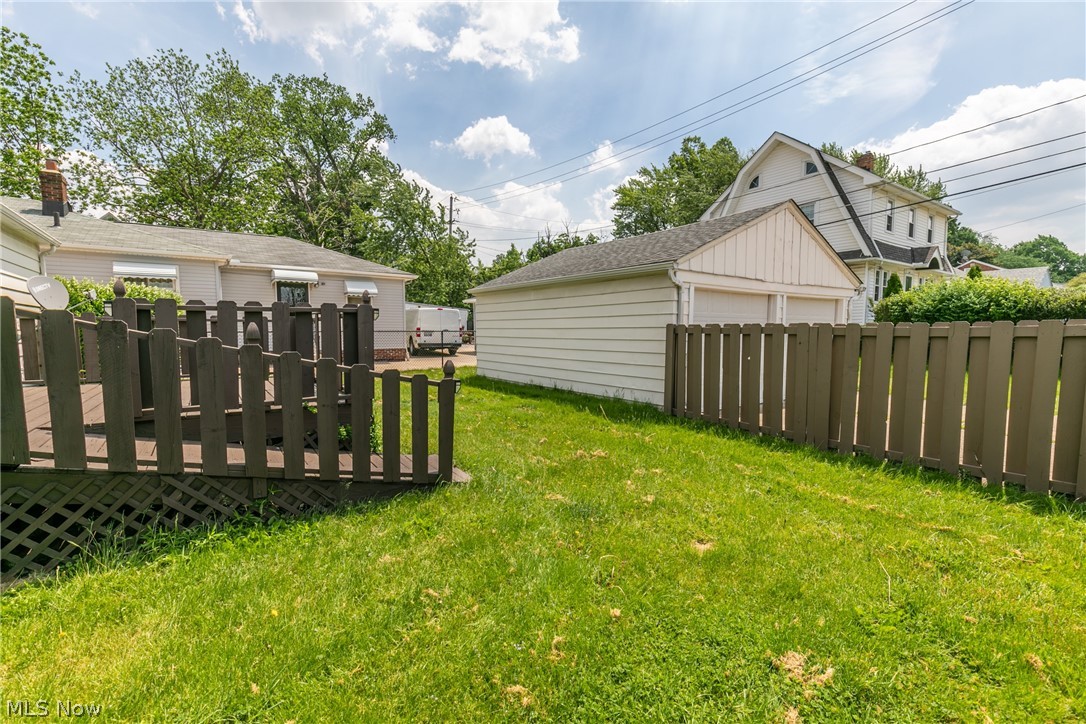 9521 Snow Road Cleveland, OH 44130 - Photo 10 of 35
