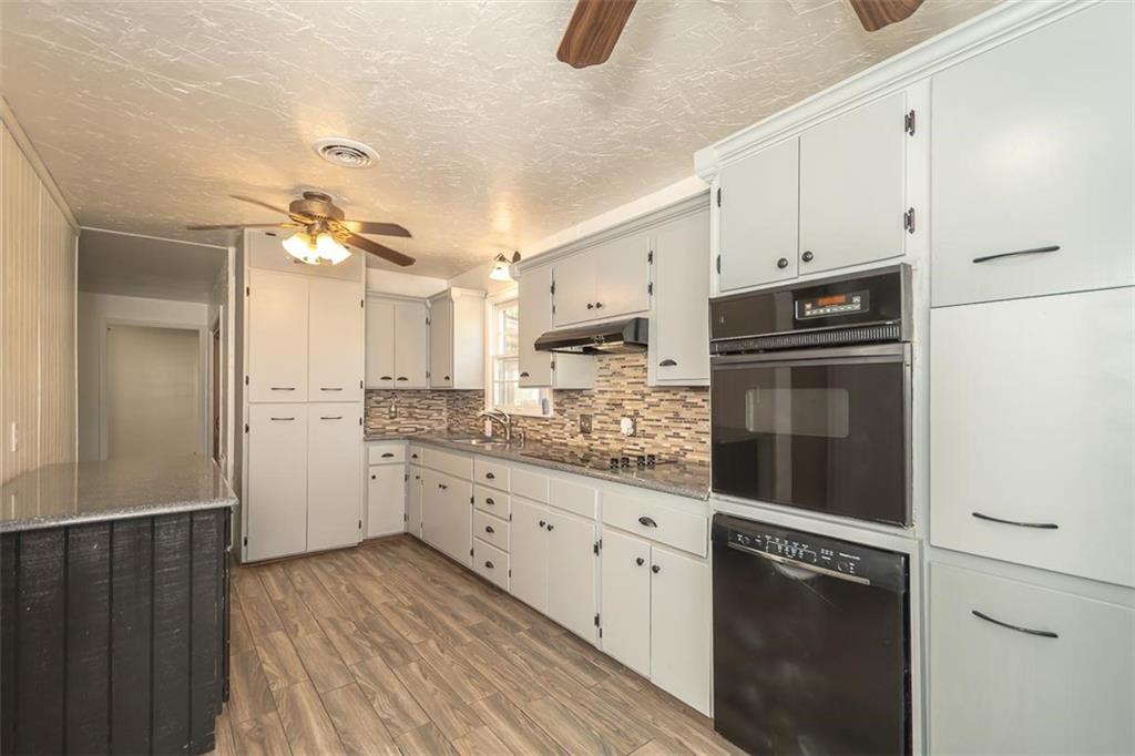 1222 South Maple Street Ottawa, KS 66067 - Photo 12 of 36