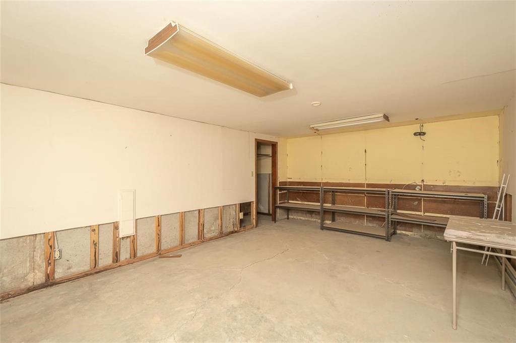 1222 South Maple Street Ottawa, KS 66067 - Photo 27 of 36