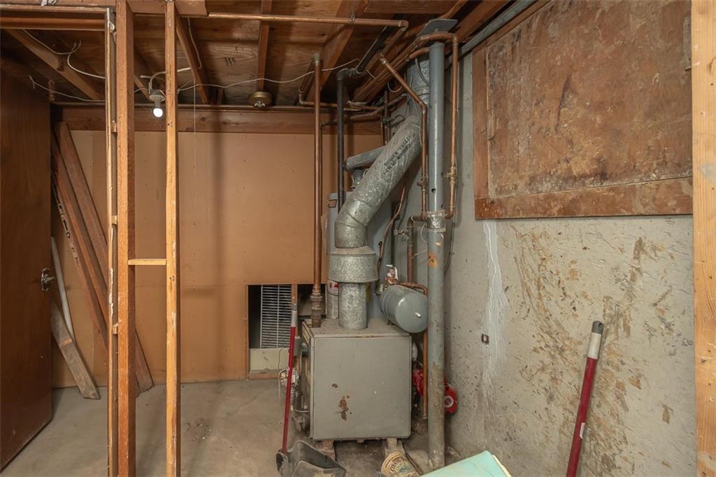 1222 South Maple Street Ottawa, KS 66067 - Photo 28 of 36