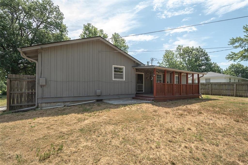 1222 South Maple Street Ottawa, KS 66067 - Photo 31 of 36