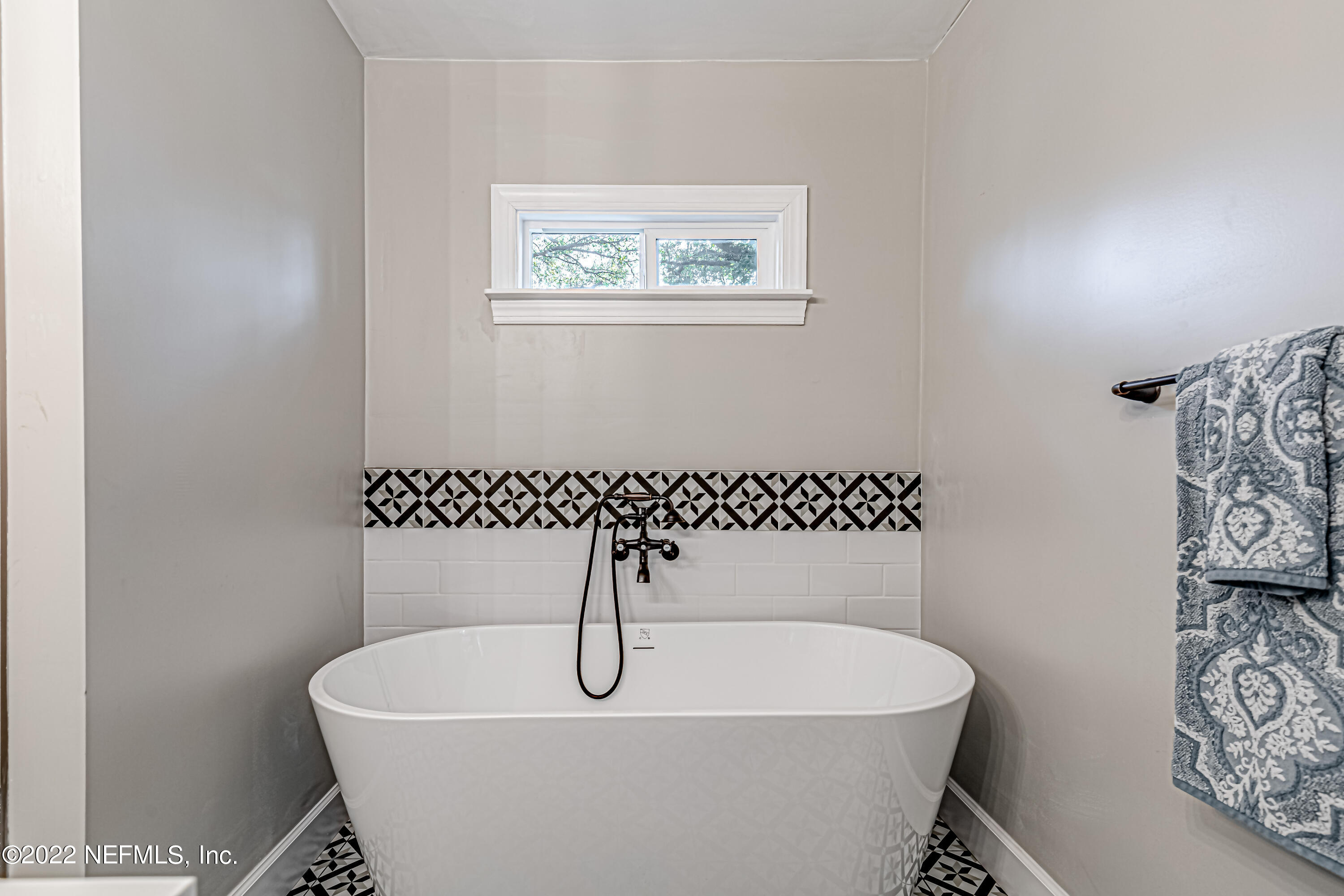 1159 Scotten Road Jacksonville, FL 32205 - Photo 25 of 41 24-Master Bath