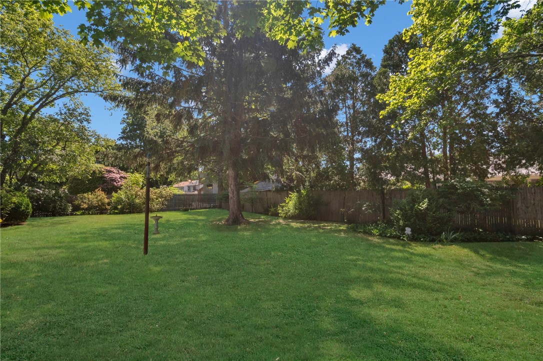 216 Riverside Avenue Warwick, RI 02889 - Photo 4 of 30