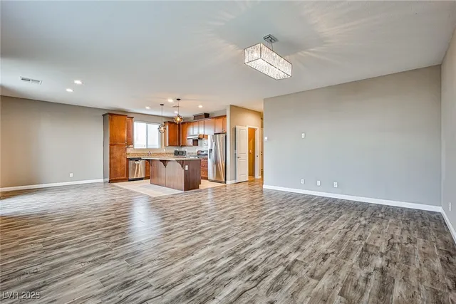 $2,450 | 7716 Plumbush Court, Las Vegas, NV 89113