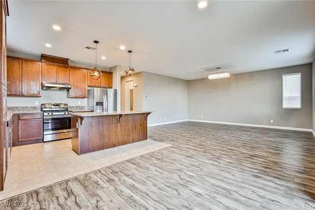 $2,450 | 7716 Plumbush Court, Las Vegas, NV 89113