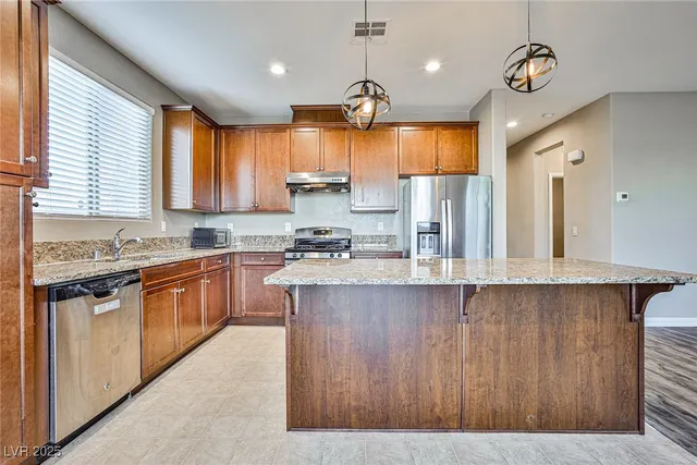 $2,450 | 7716 Plumbush Court, Las Vegas, NV 89113