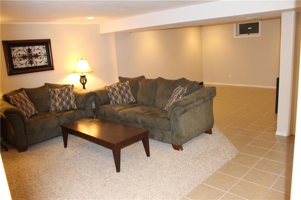 233 Parkedge Road Green Tree, PA 15220 - Photo 14 of 21 Gallery Image 14