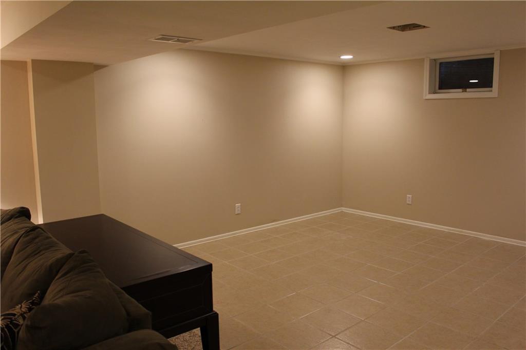 233 Parkedge Road Green Tree, PA 15220 - Photo 16 of 21 Gallery Image 16
