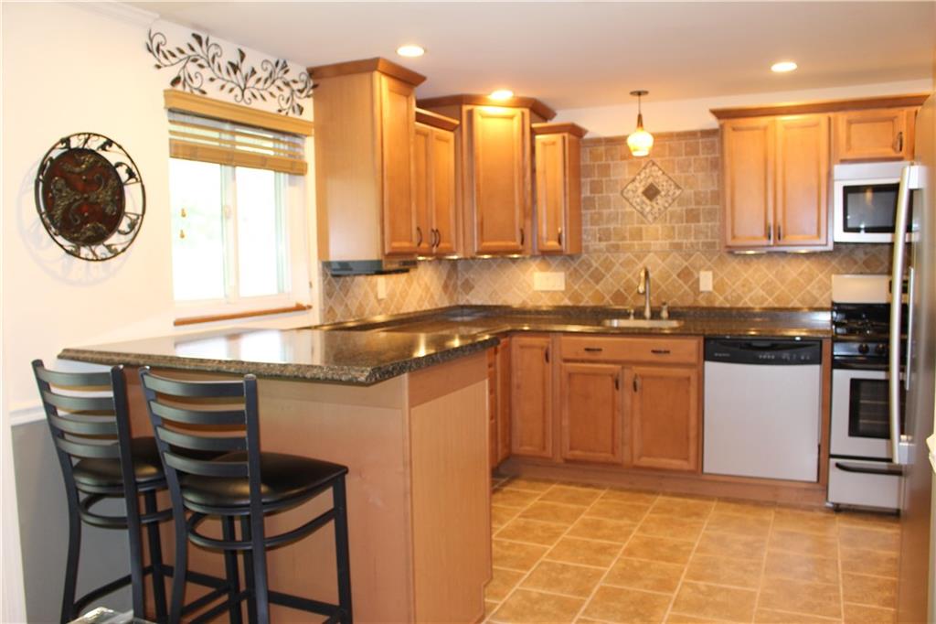 233 Parkedge Road Green Tree, PA 15220 - Photo 5 of 21 Gallery Image 5