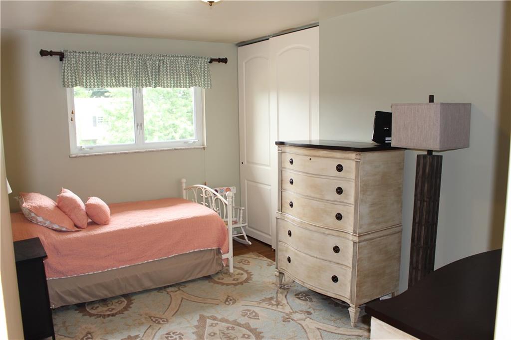 233 Parkedge Road Green Tree, PA 15220 - Photo 9 of 21 Gallery Image 9