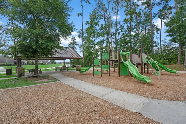 a view of street with entertaining space