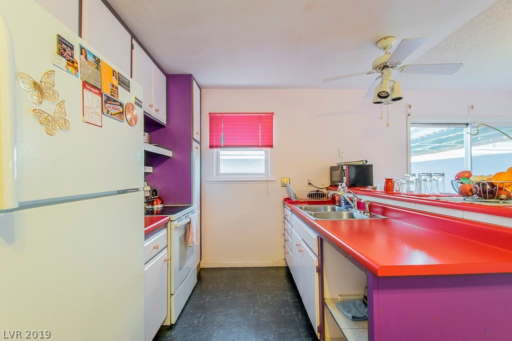 3072 South Pecos Road Las Vegas, NV 89121 - Photo 2 of 19