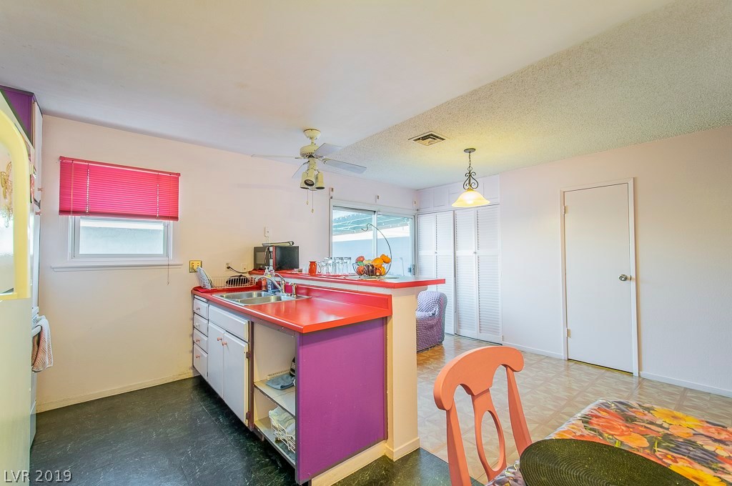 3072 South Pecos Road Las Vegas, NV 89121 - Photo 3 of 19