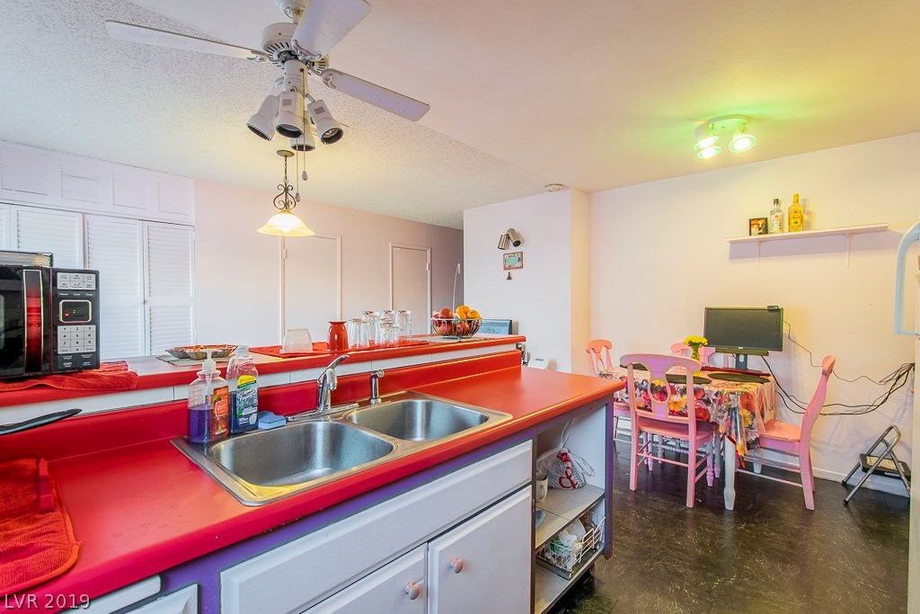 3072 South Pecos Road Las Vegas, NV 89121 - Photo 4 of 19