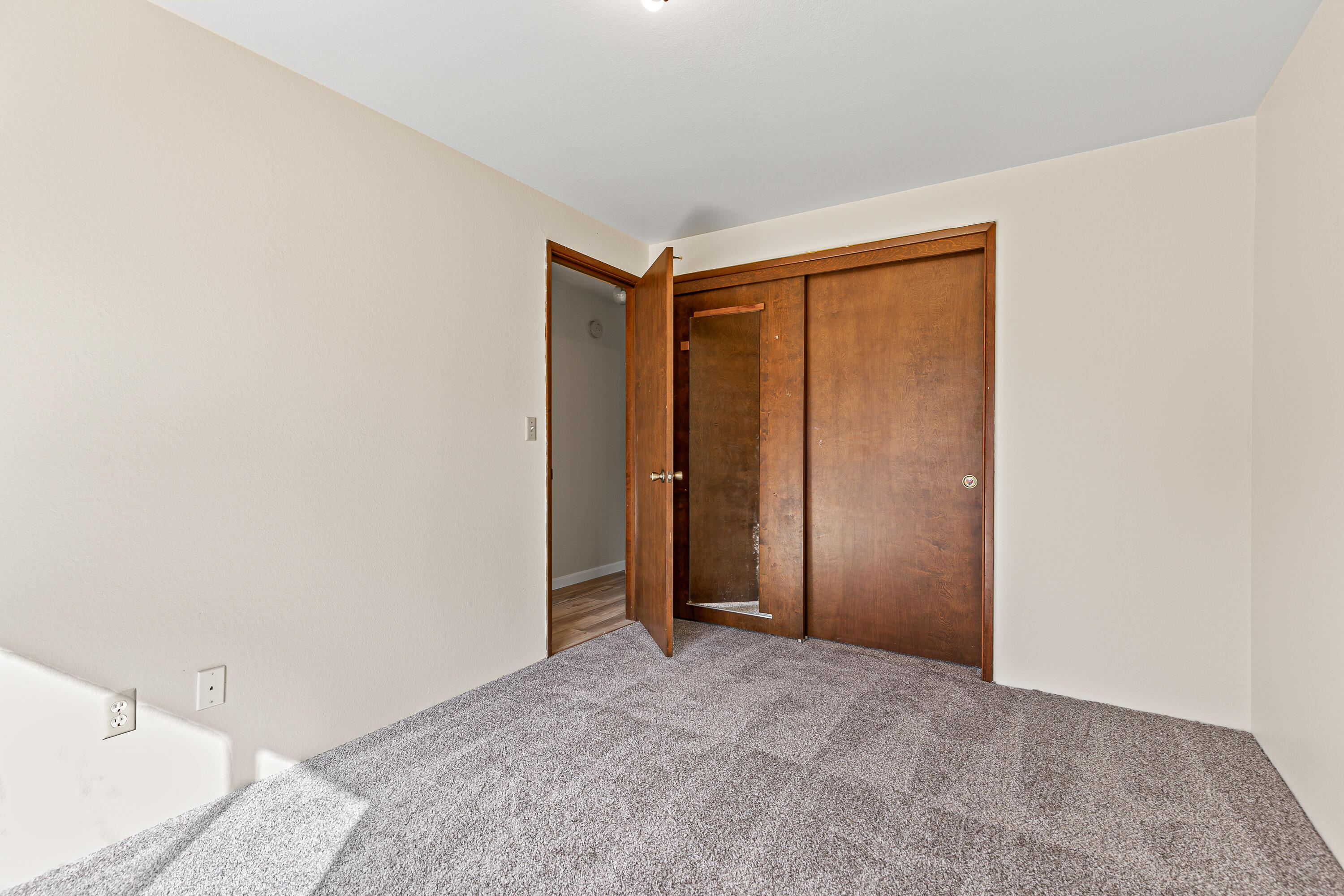 3279 Delta Waters Road Medford, OR 97504 - Photo 8 of 20 8