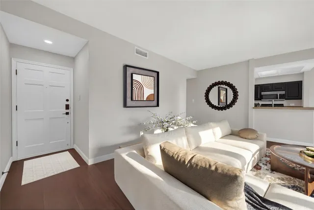 $289,000 | 4711 Spicewood Springs Road, Unit 7139, Austin, TX 78759