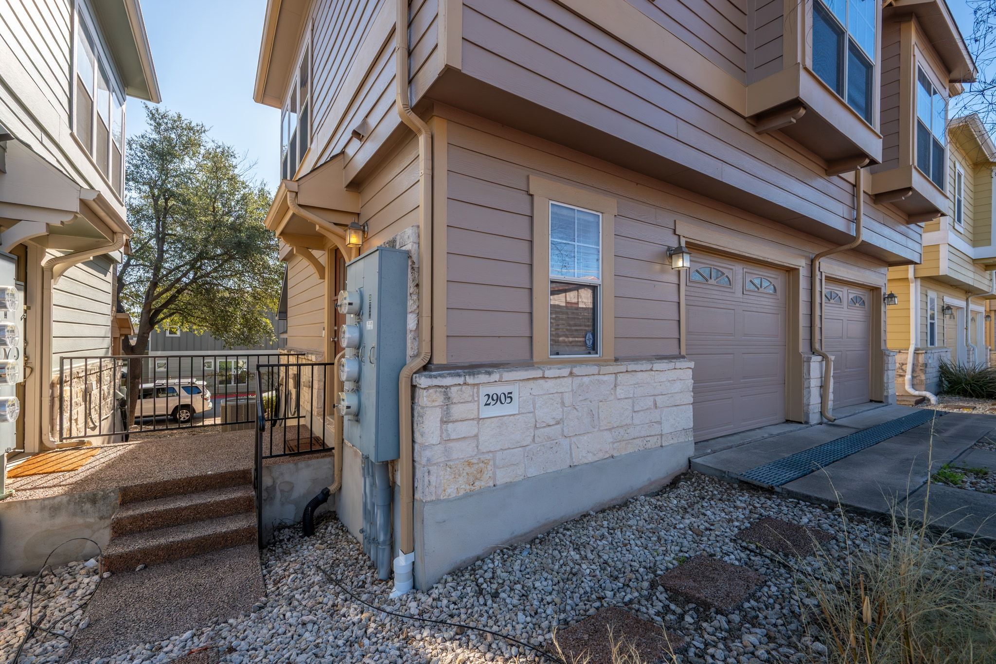 2905 Saville Loop Austin, TX 78741 - Photo 4 of 30 a view of a backyard with sitting area