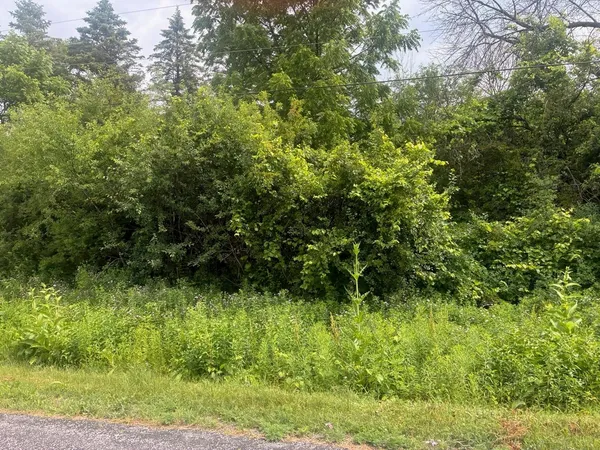 $84,900 | Whitewater Drive, Manitowoc, WI 54220
