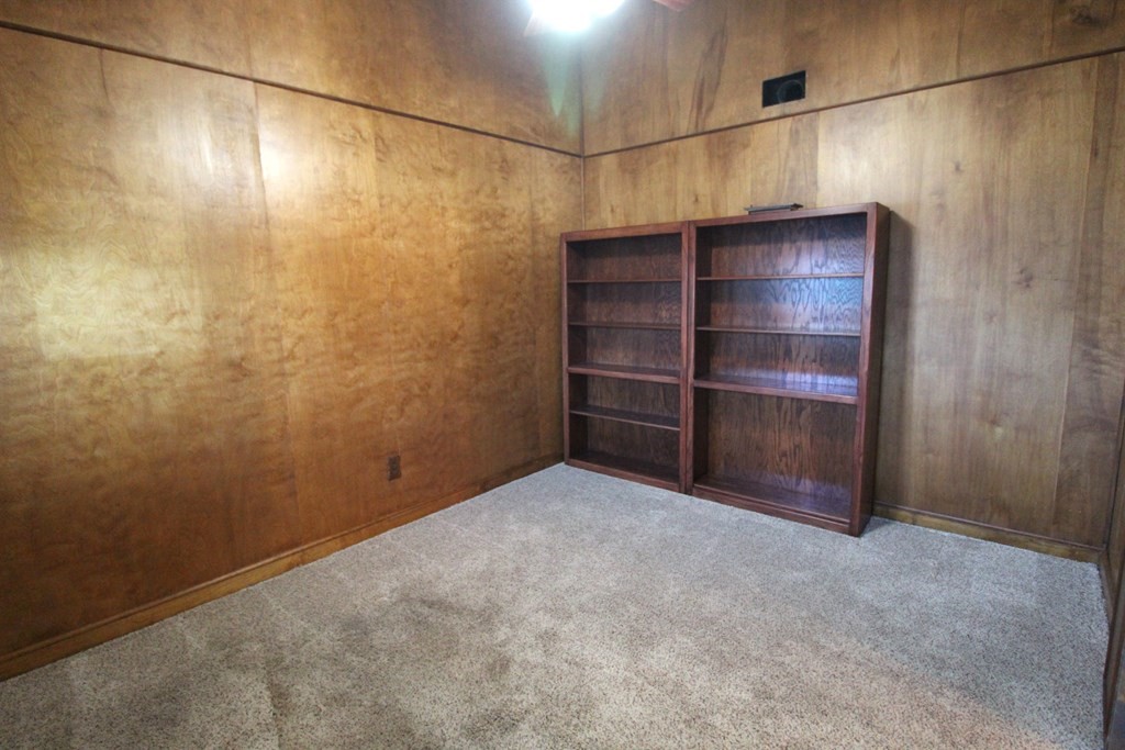 1910 Oak Ridge Drive Portland, TX 78374 - Photo 10 of 40 an empty room with closet