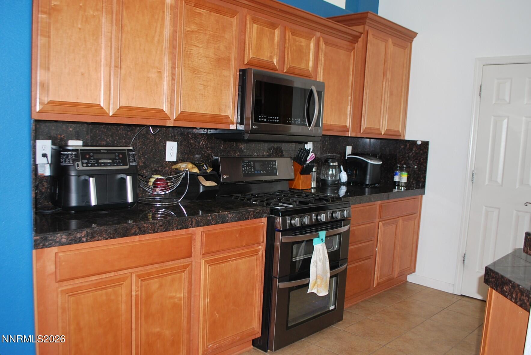 17840 Cedar Mountain Drive Reno, NV 89508 - Photo 16 of 60 Kitchen