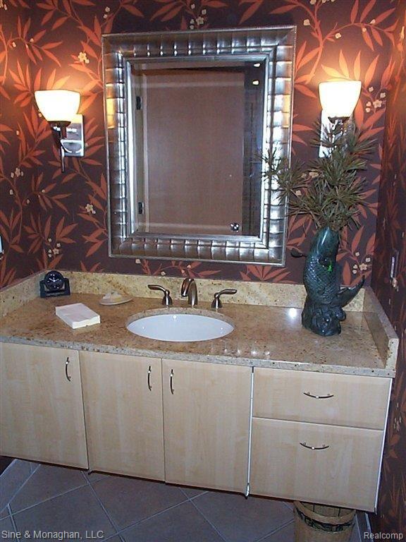 1610 River Road St. Clair, MI 48079 - Photo 9 of 25 9 pwdr rm 1610 River Rd..jpg