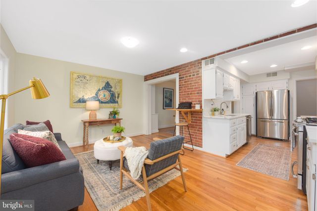 $840,000 | 12 East Linden Street, Alexandria, VA 22301