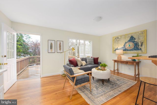 $840,000 | 12 East Linden Street, Alexandria, VA 22301