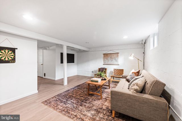 $840,000 | 12 East Linden Street, Alexandria, VA 22301