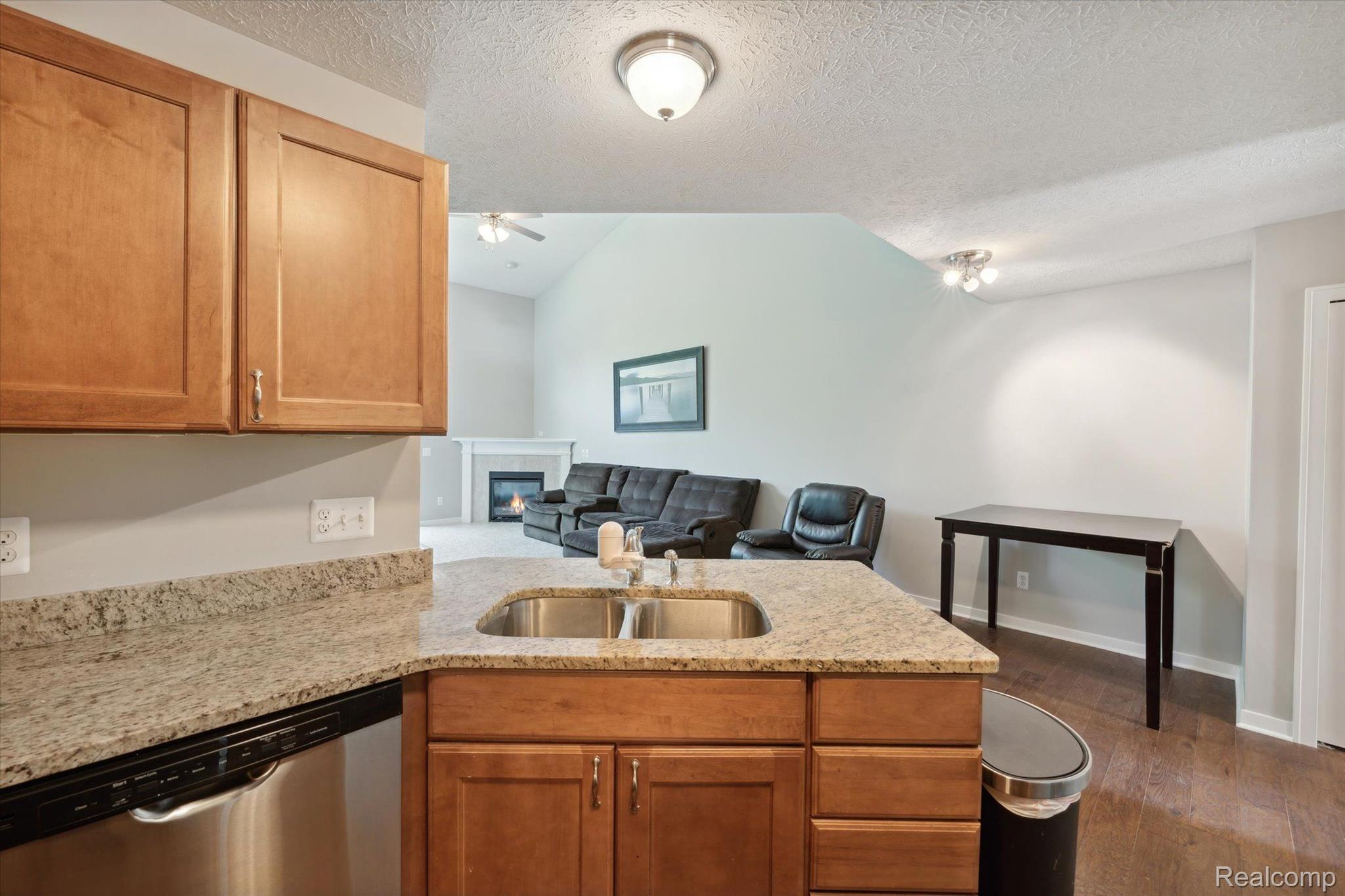 808 Spirea Howell, MI 48843 - Photo 10 of 35 Gallery Image 10