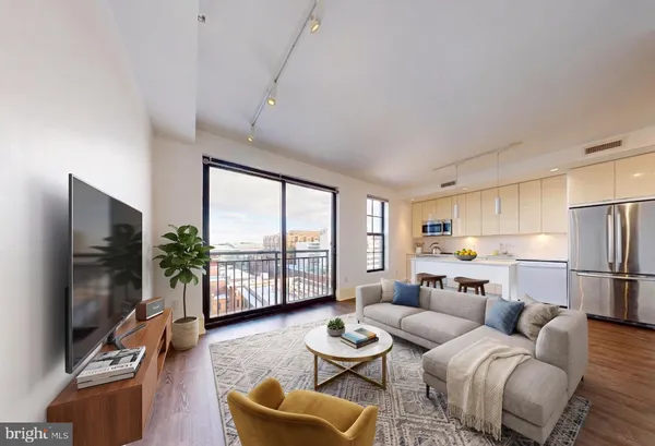 $2,595 | 1011 M Street Northwest, Unit 804, Washington, DC 20001
