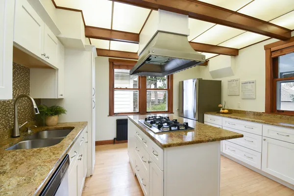 $620,000 | 1042 South Kenilworth Avenue, Oak Park, IL 60304