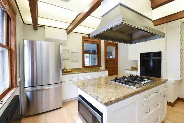 $620,000 | 1042 South Kenilworth Avenue, Oak Park, IL 60304