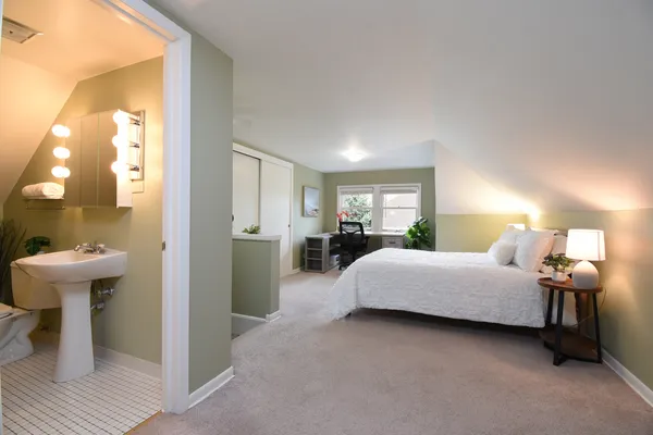$620,000 | 1042 South Kenilworth Avenue, Oak Park, IL 60304
