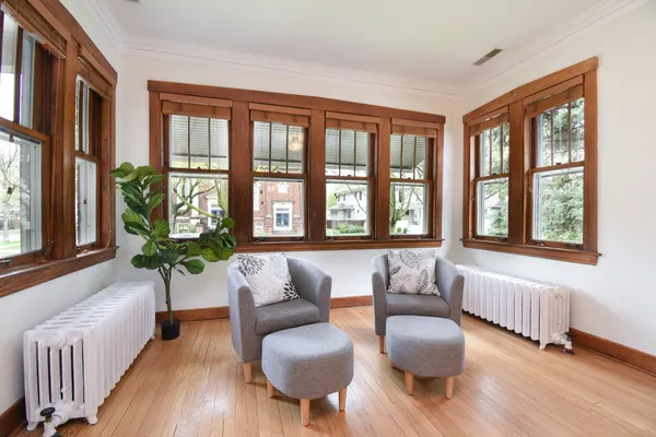 $620,000 | 1042 South Kenilworth Avenue, Oak Park, IL 60304