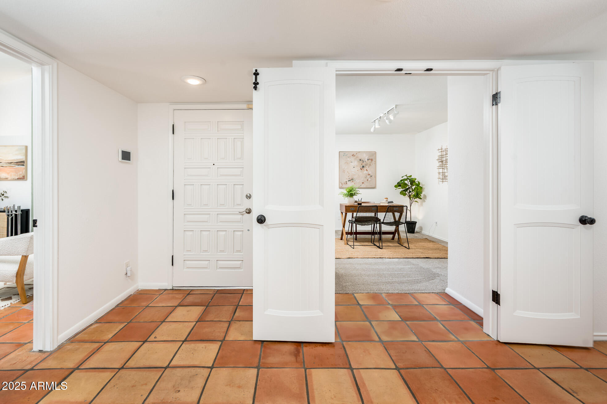1224 East Rancho Drive Phoenix, AZ 85014 - Photo 12 of 38 a view of kitchen with furniture and refrigerator